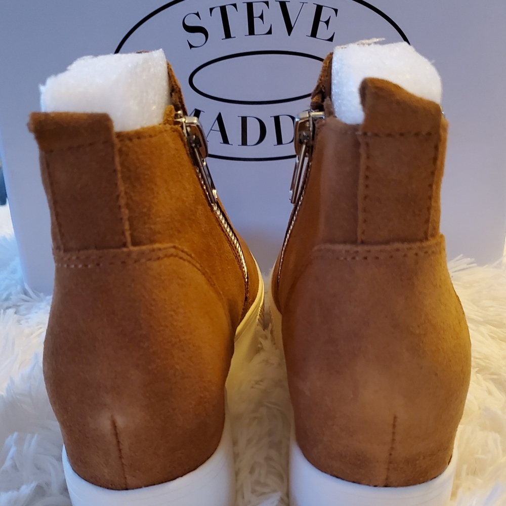 SOLD-Steve Madden wedgies - Picture 4 of 4